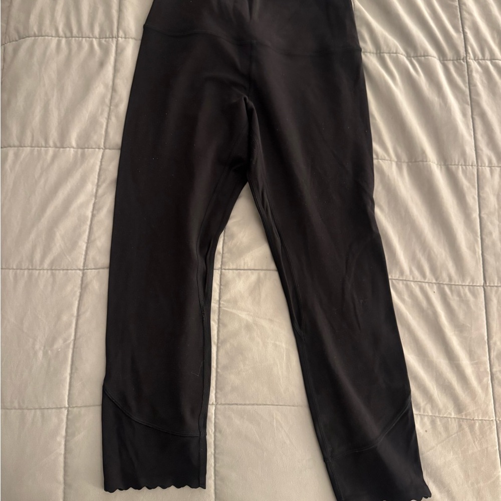 lulelemon high rise align crop 23” scalloped hem size 8